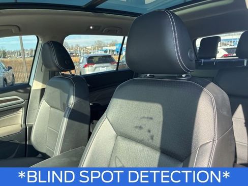 Used 2021 Volkswagen Atlas SE w/ Panoramic Sunroof Package image 12