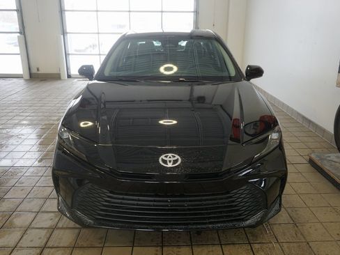 Used 2025 Toyota Camry LE image 14