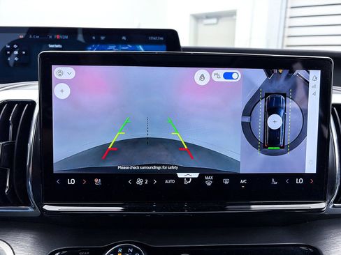 Used 2025 Ford Expedition Max Platinum image 11