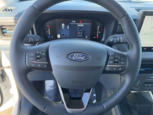 New 2025 Ford Maverick Lobo image 13