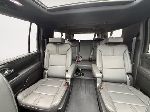 Certified 2024 Chevrolet Suburban RST w/ Luxury Package AWD/4WD image 13