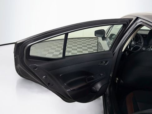 Used 2024 Nissan Versa SR FWD image 24