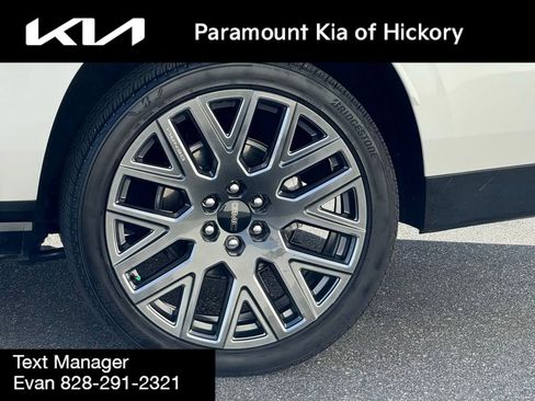 Used 2025 GMC Yukon XL Denali Ultimate image 2