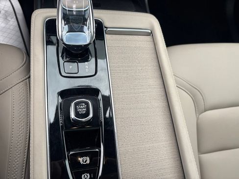 Certified 2025 Volvo XC90 B6 Plus AWD/4WD image 23