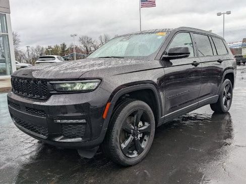 Used 2023 Jeep Grand Cherokee L Limited w/ Luxury Tech Group II image 10