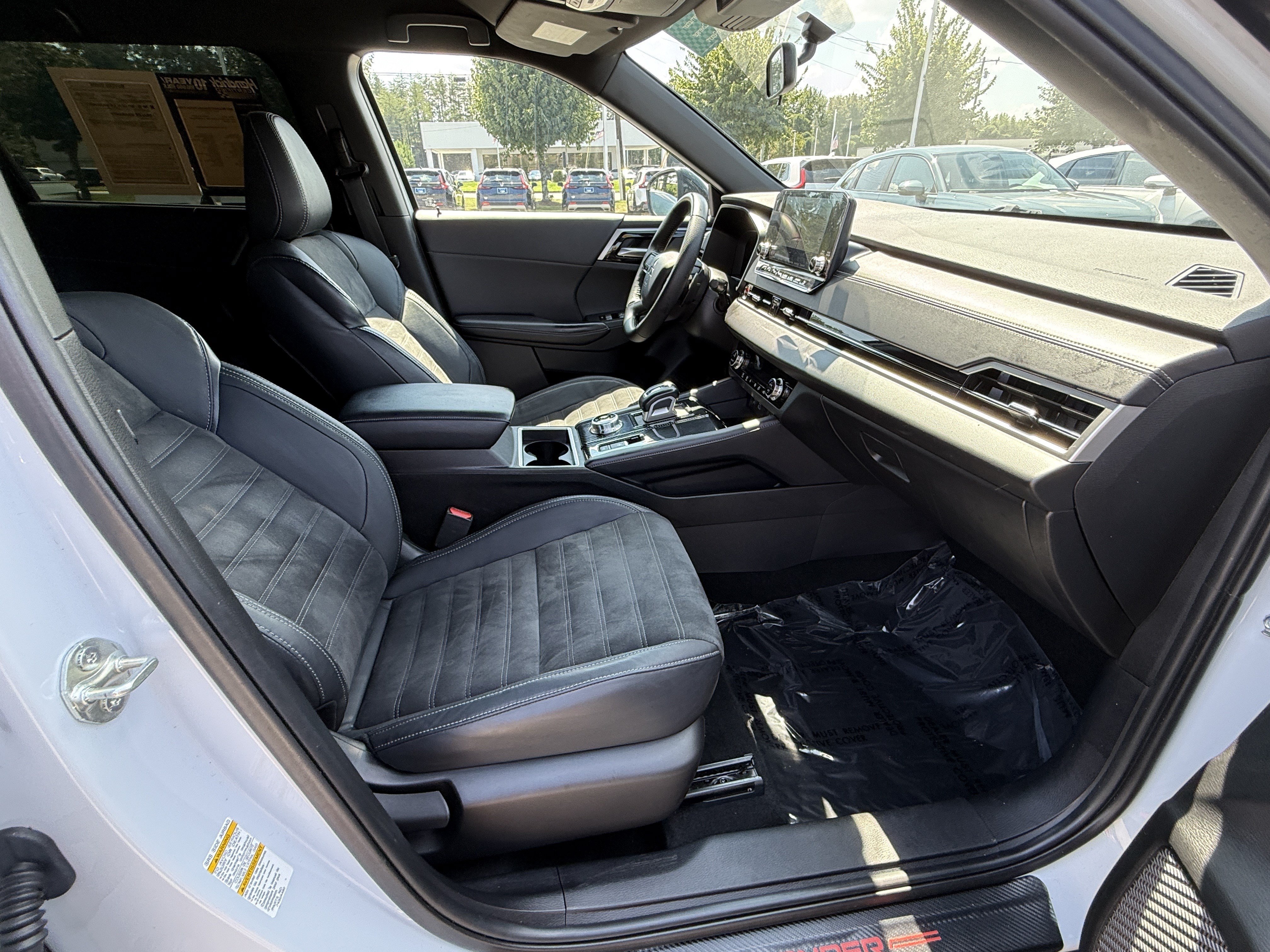 Used 2023 Mitsubishi Outlander Ralliart AWD/4WD image 33