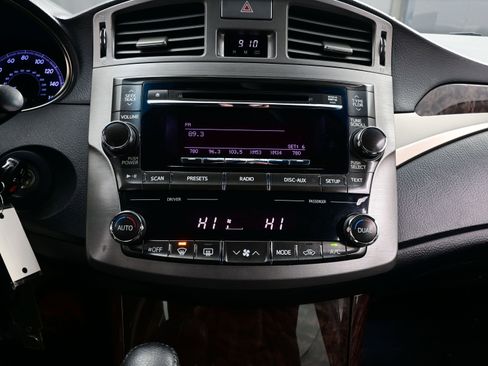 Used 2012 Toyota Avalon image 19