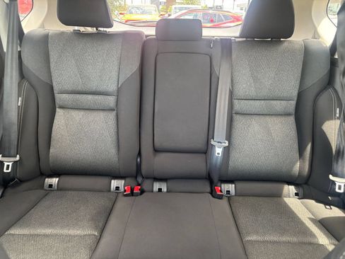 Used 2024 Nissan Rogue SV AWD/4WD image 40