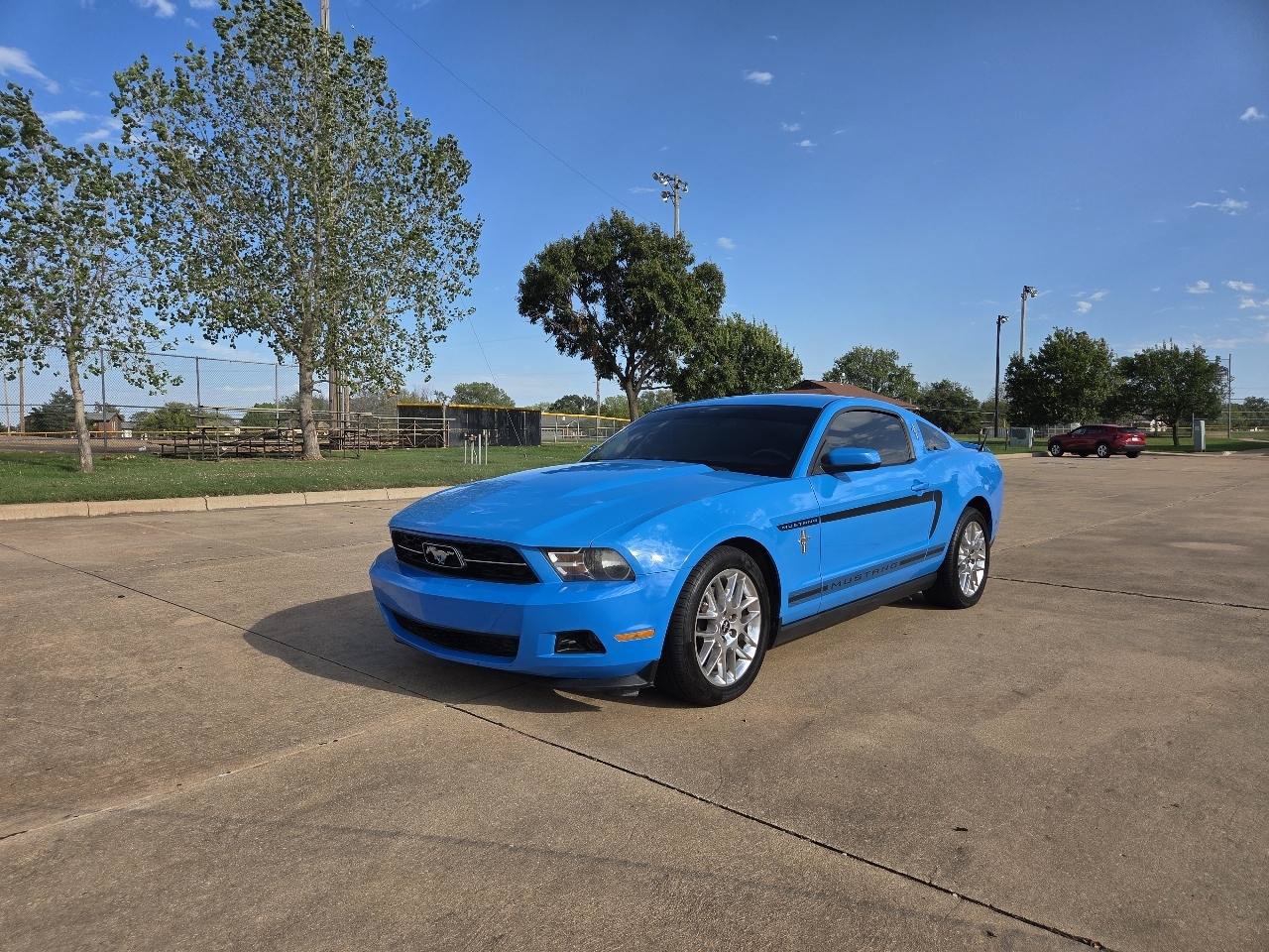Used 2012 Ford Mustang Premium RWD image 3