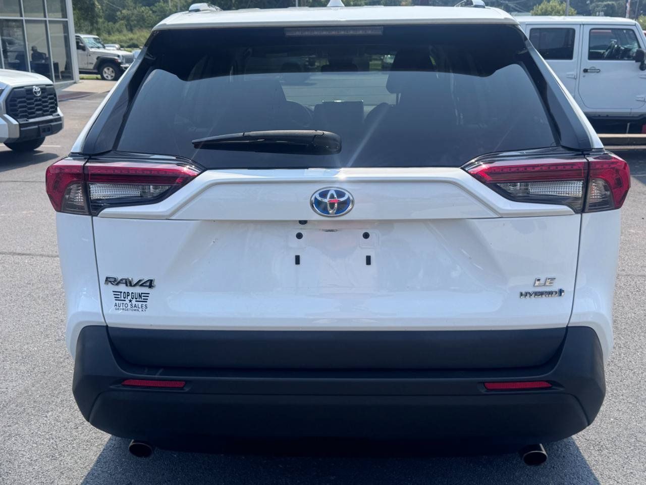 Used 2023 Toyota RAV4 LE AWD/4WD image 4