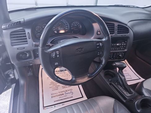 Used 2002 Chevrolet Monte Carlo SS w/ Pace Car Replica Pkg FWD image 14