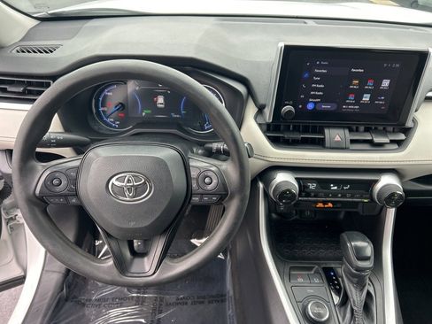 Used 2023 Toyota RAV4 XLE image 6
