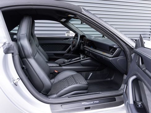Used 2026 Porsche 911 Carrera GTS RWD image 31