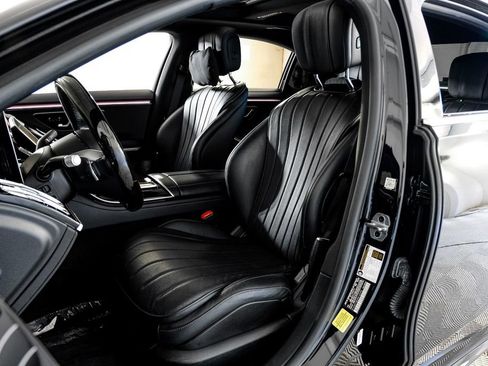 Used 2022 Mercedes-Benz S 580 4MATIC Sedan w/ AMG Line Package image 30