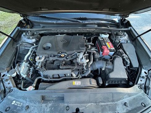 Used 2020 Toyota Camry LE image 11