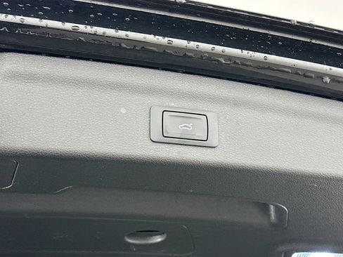 Used 2022 Audi Q3 2.0T Premium Plus w/ Premium Plus Package image 31