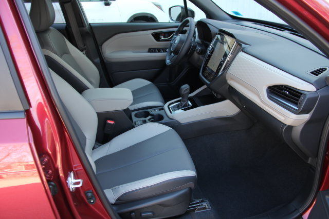 Used 2025 Subaru Forester Limited AWD/4WD image 37