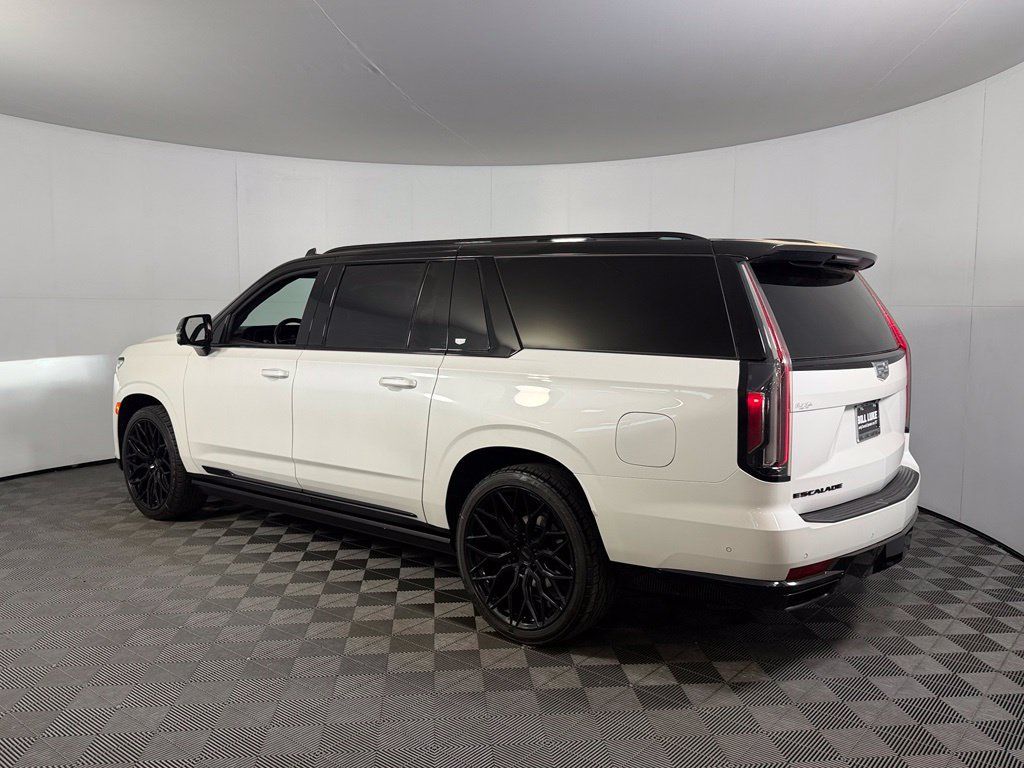 Used 2024 Cadillac Escalade ESV Sport Platinum w/ LPO, ONYX Package AWD/4WD image 7
