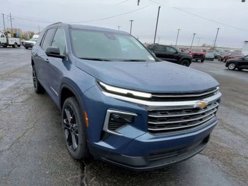 New 2026 Chevrolet Traverse LT w/ Driver Confidence Package AWD/4WD image 4