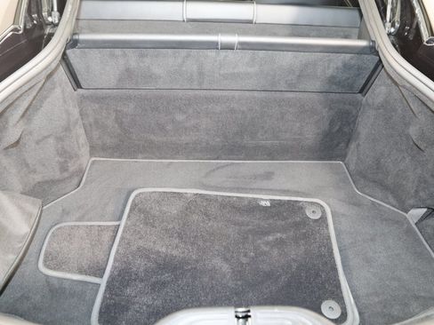 Used 2019 Aston Martin V8 Vantage Coupe image 40