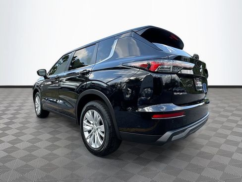 Used 2025 Mitsubishi Outlander ES FWD image 8