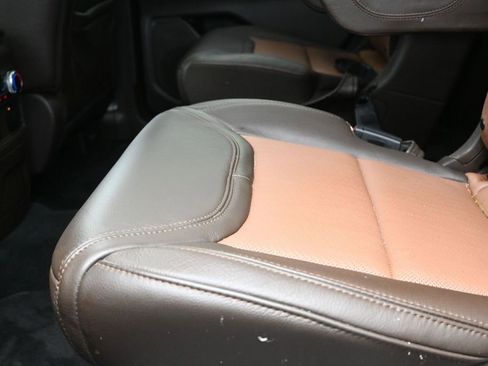 Used 2023 Ford Explorer King Ranch w/ Technology Package RWD image 17