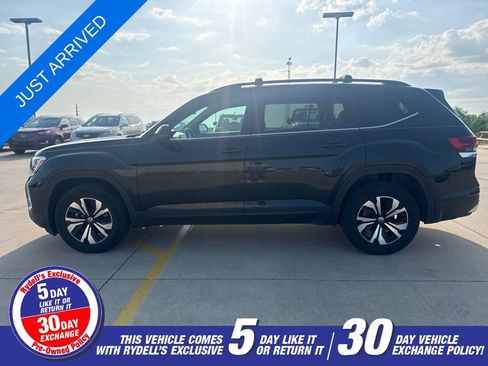 Used 2024 Volkswagen Atlas SE AWD/4WD image 9