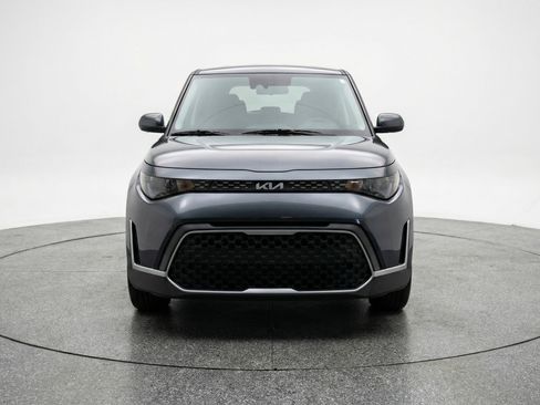 Used 2025 Kia Soul LX w/ LX Technology Package image 2