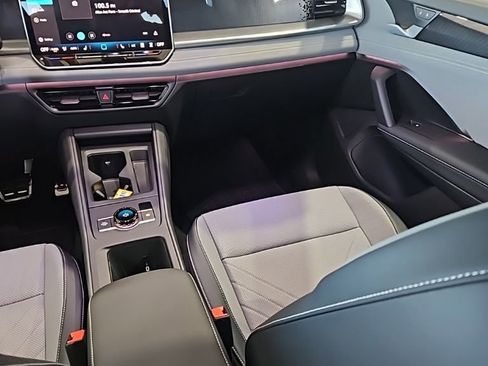 New 2026 Volkswagen Tiguan SE R-Line image 24