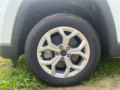 New 2025 Jeep Compass Latitude w/ Convenience Group image 12