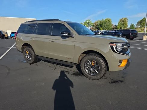 Used 2025 Ford Expedition Tremor AWD/4WD image 2