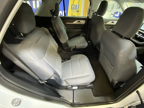 Used 2025 Ford Explorer Active image 28