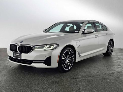 Used 2023 BMW 530e w/ Executive Package image 7