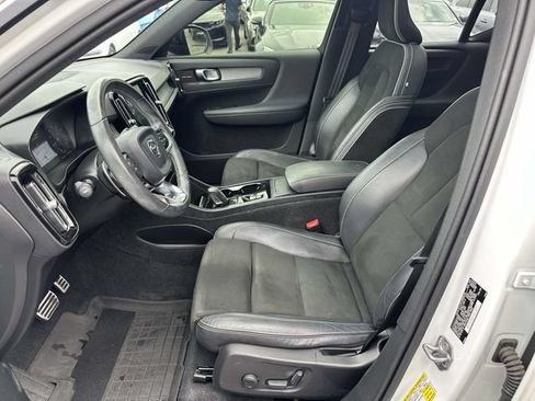Used 2019 Volvo XC40 T5 R-Design AWD/4WD image 16