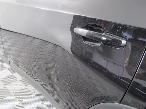 Used 2021 Chevrolet Traverse RS FWD image 32