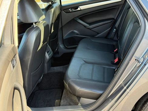 Used 2015 Volkswagen Passat 1.8T Wolfsburg Edition image 16