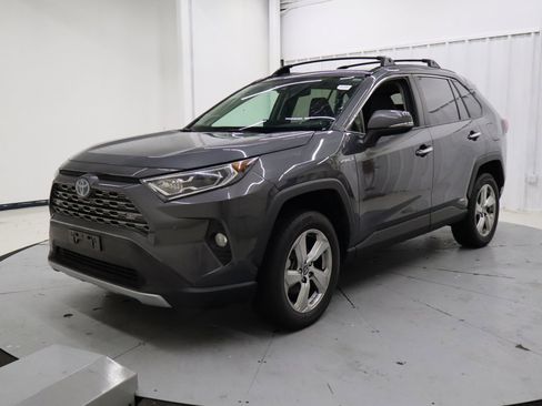 Used 2020 Toyota RAV4 Limited image 10
