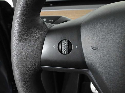 Used 2022 Tesla Model Y Performance AWD/4WD image 22