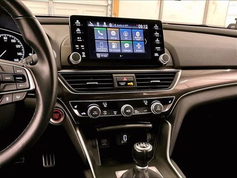 Used 2018 Honda Accord Sport image 6
