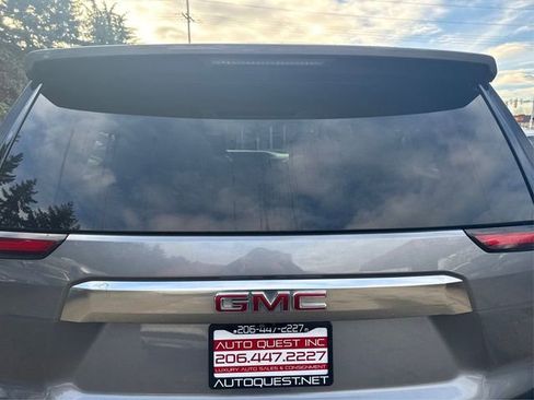 Used 2021 GMC Yukon XL Denali w/ Denali Premium Package AWD/4WD image 25