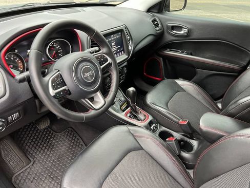 Used 2019 Jeep Compass Trailhawk AWD/4WD image 18