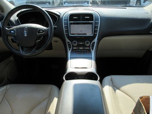 Used 2018 Lincoln MKX Reserve w/ Driver Assistance Package FWD image 15
