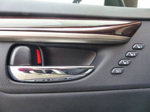 Used 2017 Lexus ES 350 w/ Luxury Package image 18