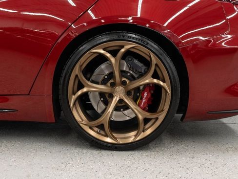 Used 2017 Alfa Romeo Giulia Quadrifoglio image 31