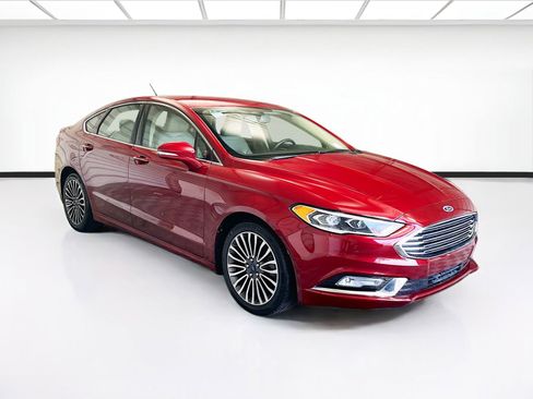 Used 2017 Ford Fusion SE w/ Fusion SE Technology Package FWD image 3