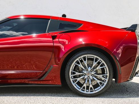 Used 2016 Chevrolet Corvette Z06 w/ 3LZ Preferred Equipment Group RWD image 17
