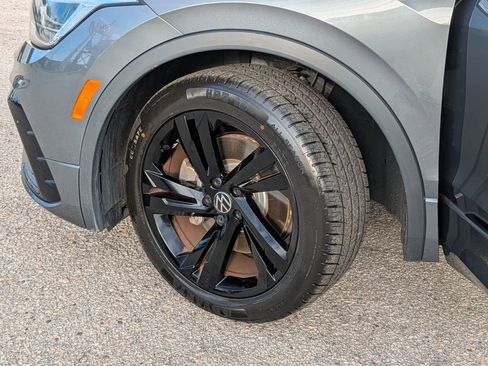 Certified 2023 Volkswagen Tiguan SE R-Line image 33