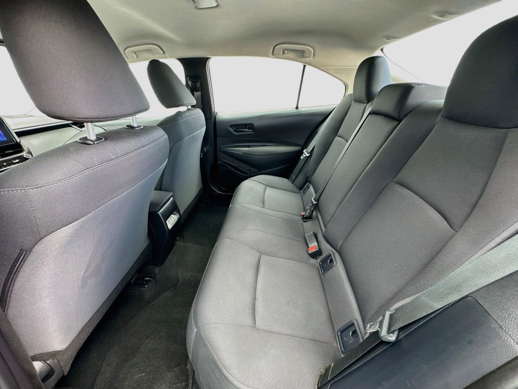 Used 2025 Toyota Corolla LE FWD image 15