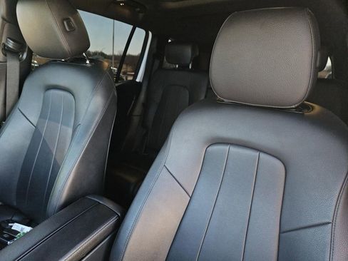 Used 2022 Mercedes-Benz GLB 250 250 4MATIC image 21