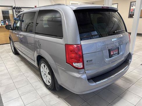 Used 2013 Dodge Grand Caravan SXT FWD image 2